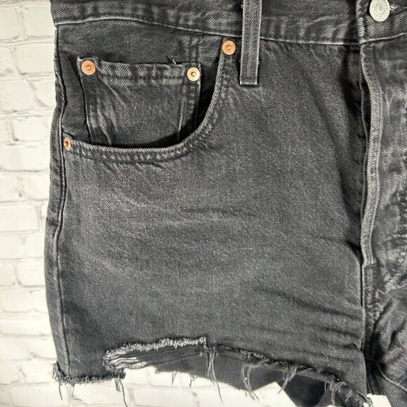 Levis 501 Button Fly High Rise Black Raw Hem Cut Off Shorts Sz 32 (32 x 2.5) - Picture 8 of 12